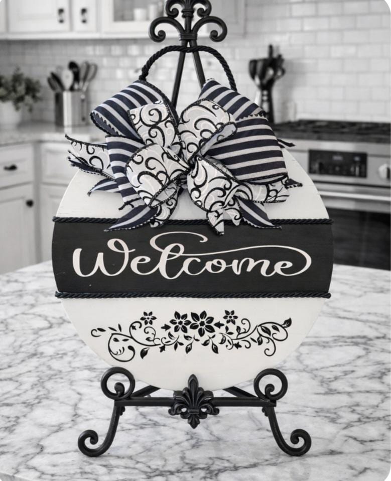 Black and White Welcome Sign