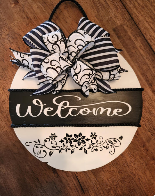 Black and White Welcome Sign